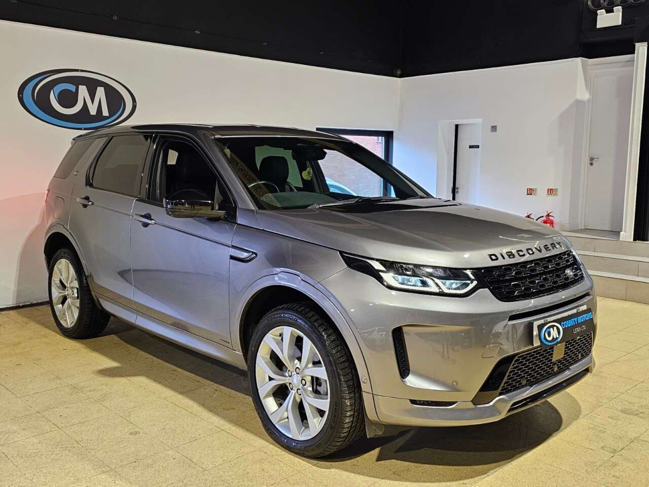 A 2021 LAND ROVER DISCOVERY SPORT 2.0 D165 MHEV R-Dynamic S Plus SUV 5dr Diesel Auto 4WD Euro 6 (s/s) (163 ps A 2021 LAND ROVER DISCOVERY SPORT 2.0 D165 MHEV R-Dynamic S Plus SUV 5dr Diesel Auto 4WD Euro 6 (s/s) (163 ps