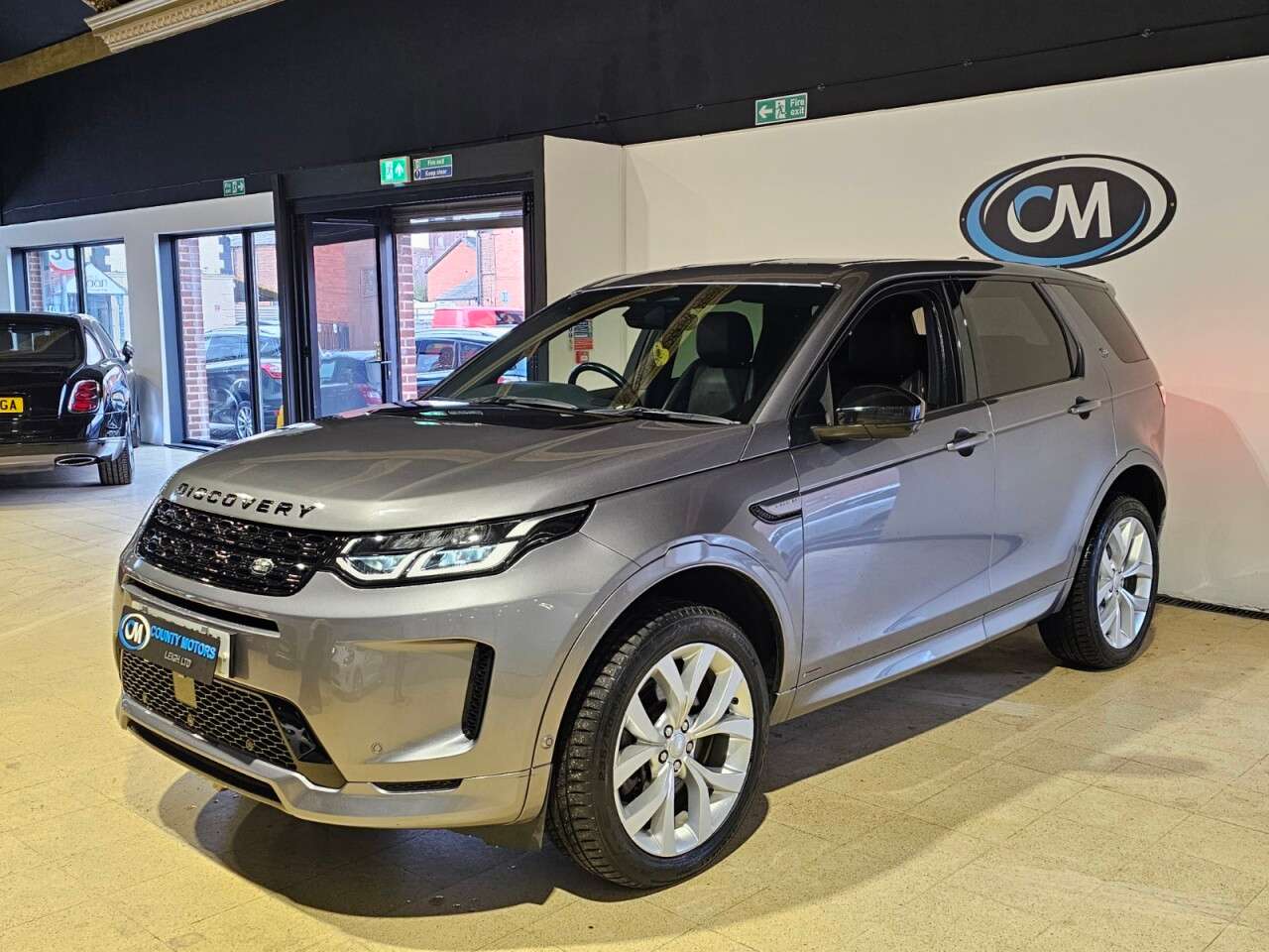 A 2021 LAND ROVER DISCOVERY SPORT 2.0 D165 MHEV R-Dynamic S Plus SUV 5dr Diesel Auto 4WD Euro 6 (s/s) (163 ps A 2021 LAND ROVER DISCOVERY SPORT 2.0 D165 MHEV R-Dynamic S Plus SUV 5dr Diesel Auto 4WD Euro 6 (s/s) (163 ps
