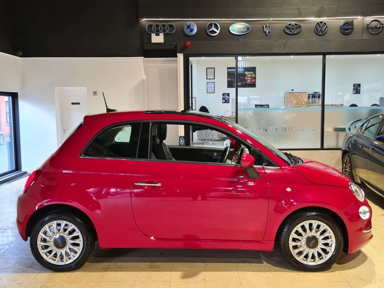 2017 FIAT 500 2017 FIAT 500