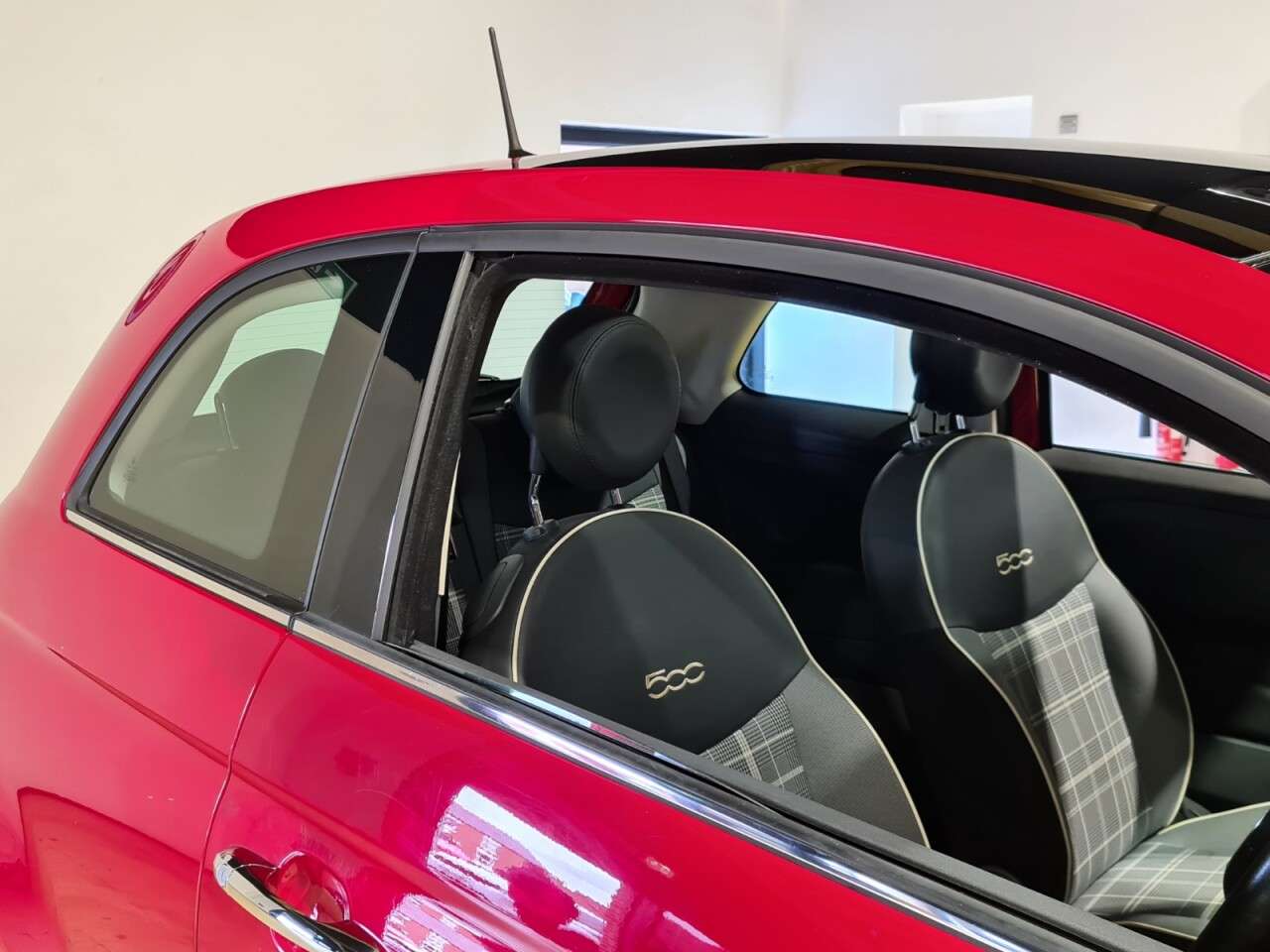 2017 FIAT 500 2017 FIAT 500