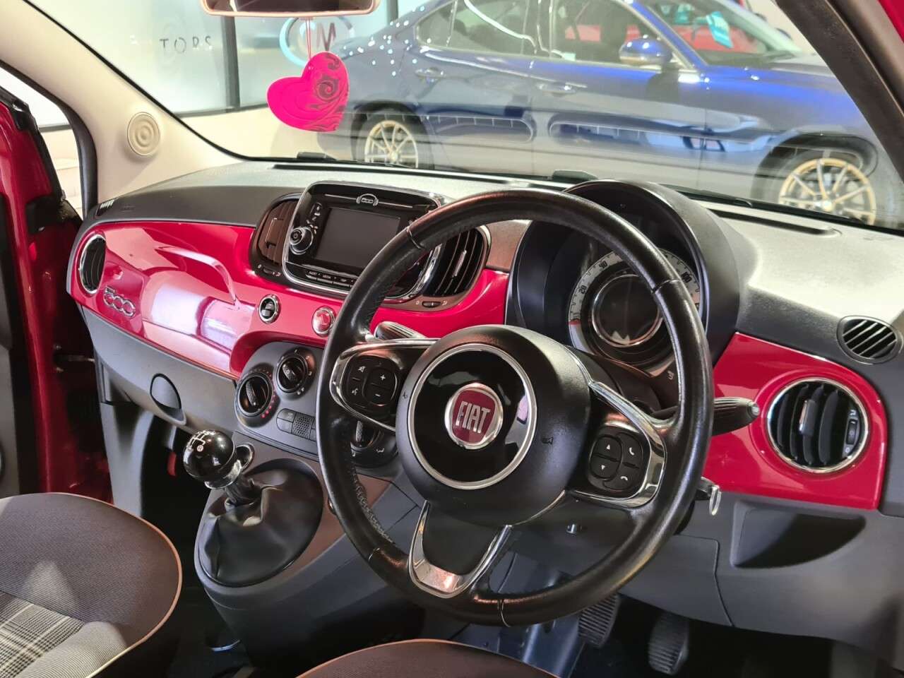 2017 FIAT 500 2017 FIAT 500