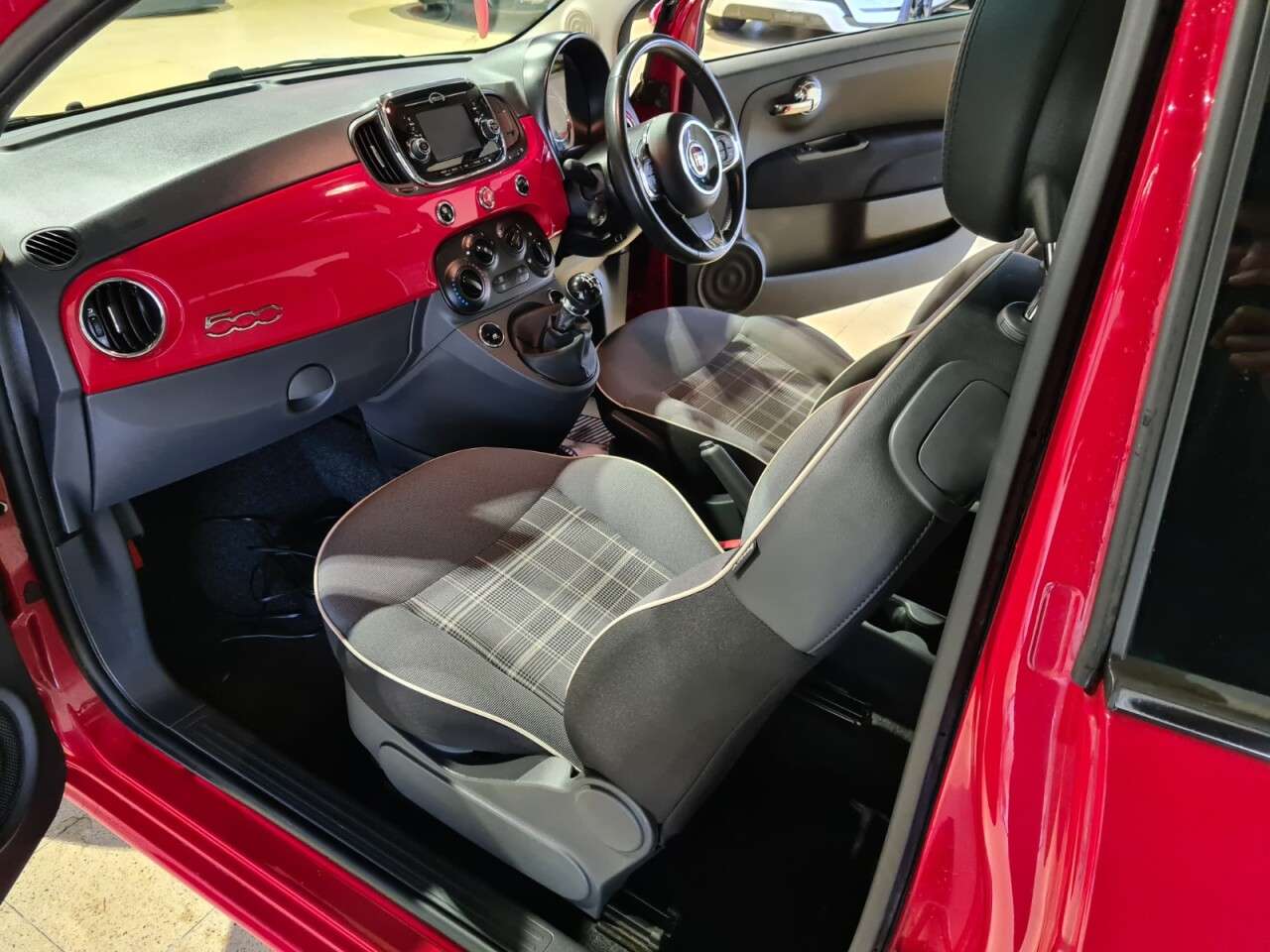 2017 FIAT 500 2017 FIAT 500