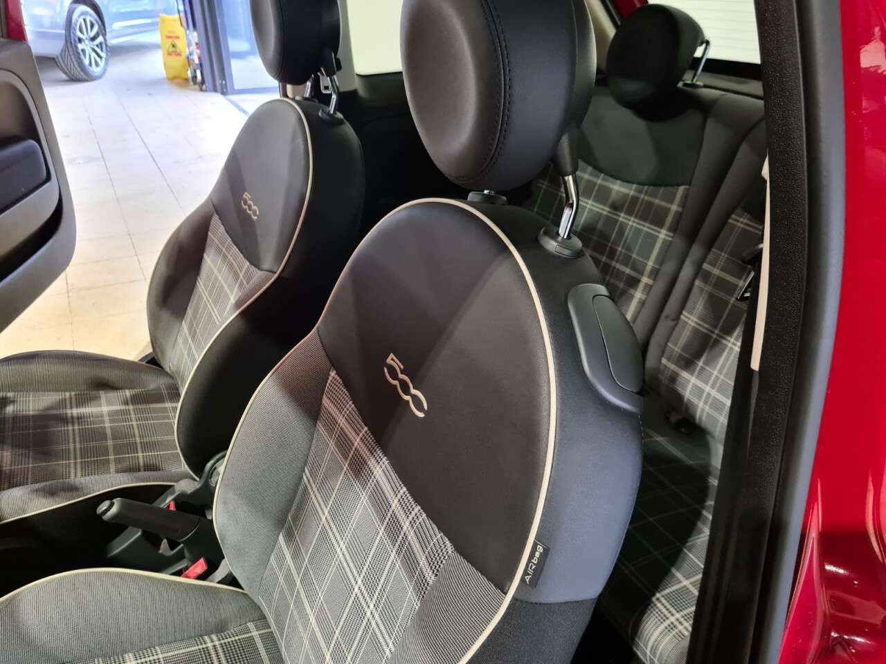 2017 FIAT 500 2017 FIAT 500