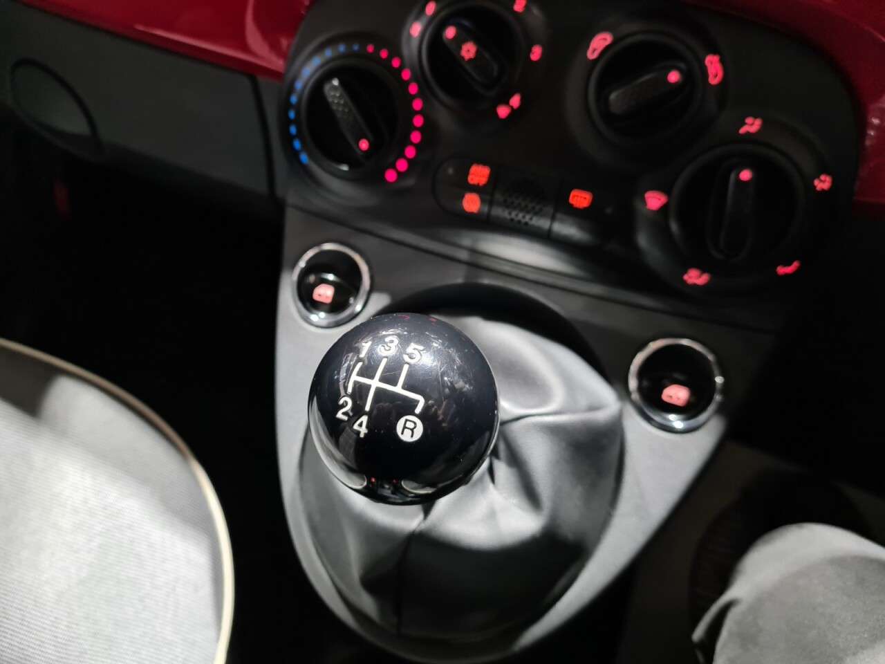 2017 FIAT 500 2017 FIAT 500