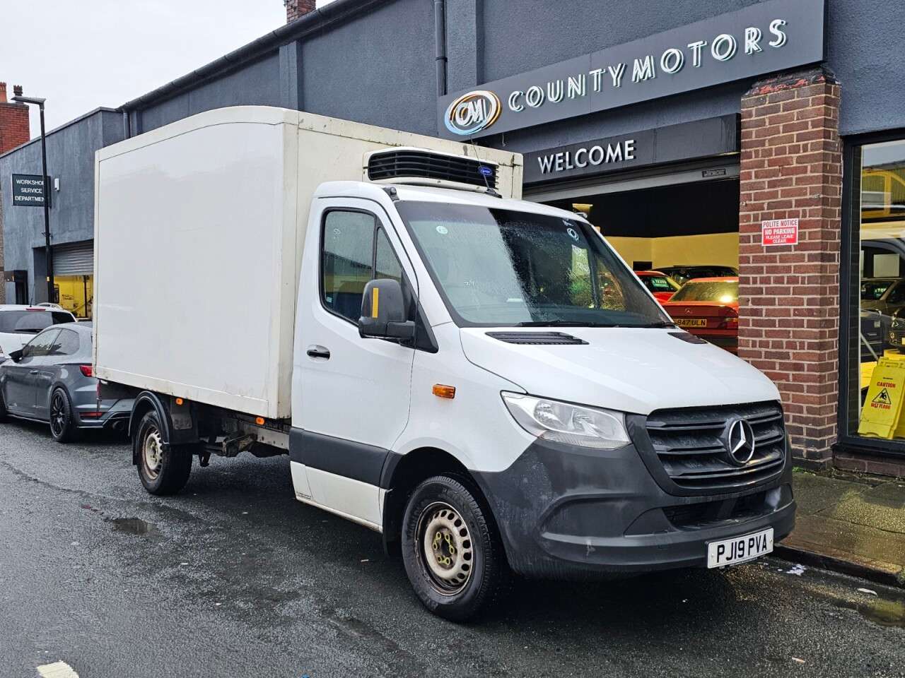 A 2019 MERCEDES-BENZ SPRINTER 2.1 314 CDI Chassis Cab 2dr Diesel Manual RWD L2 Euro 6 (143 ps) Fridge van A 2019 MERCEDES-BENZ SPRINTER 2.1 314 CDI Chassis Cab 2dr Diesel Manual RWD L2 Euro 6 (143 ps) Fridge van