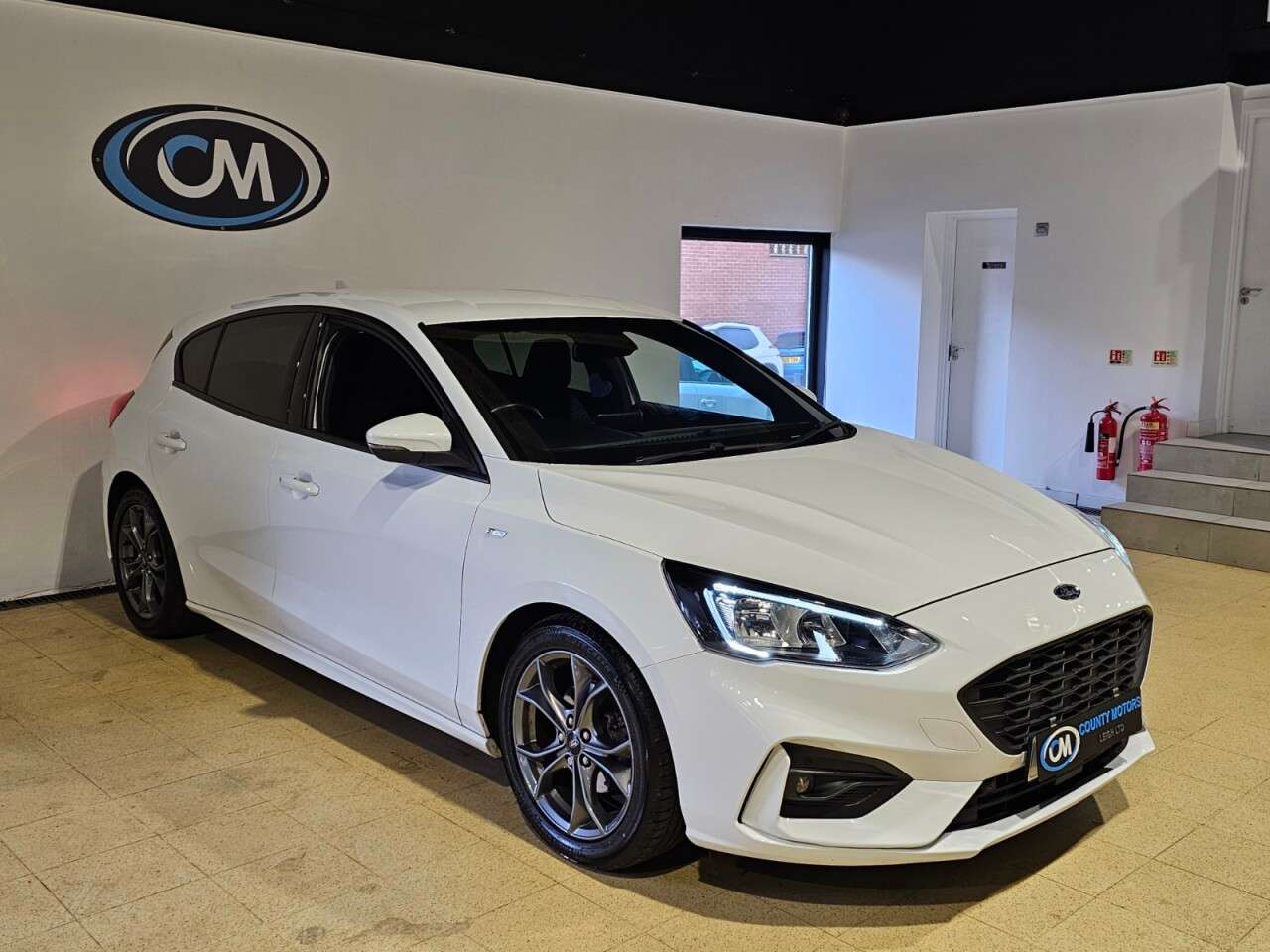 A 2018 FORD FOCUS 1.0T EcoBoost ST-Line Hatchback 5dr Petrol Manual Euro 6 (s/s) (125 ps) ST- A 2018 FORD FOCUS 1.0T EcoBoost ST-Line Hatchback 5dr Petrol Manual Euro 6 (s/s) (125 ps) ST-