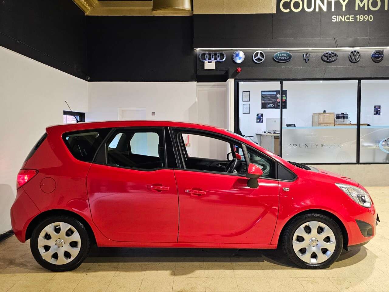 A 2011 VAUXHALL MERIVA 1.7 CDTi Exclusiv MPV 5dr Diesel Manual Euro 5 (130 ps) Two owners, Two key A 2011 VAUXHALL MERIVA 1.7 CDTi Exclusiv MPV 5dr Diesel Manual Euro 5 (130 ps) Two owners, Two key