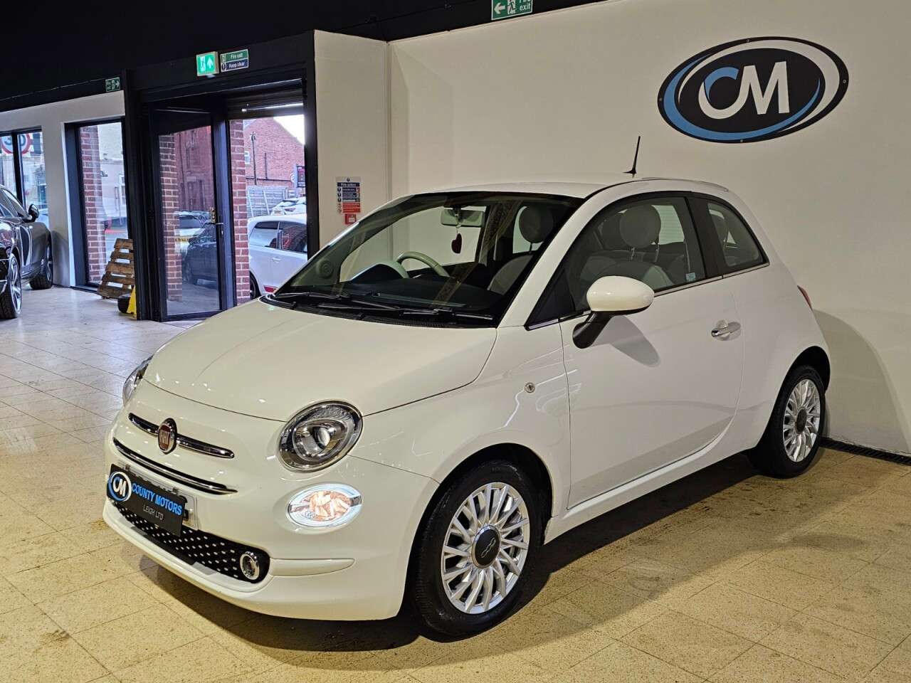A 2020 FIAT 500 0.9 TwinAir Lounge Hatchback 3dr Petrol Manual Euro 6 (s/s) (85 bhp) Low in A 2020 FIAT 500 0.9 TwinAir Lounge Hatchback 3dr Petrol Manual Euro 6 (s/s) (85 bhp) Low in