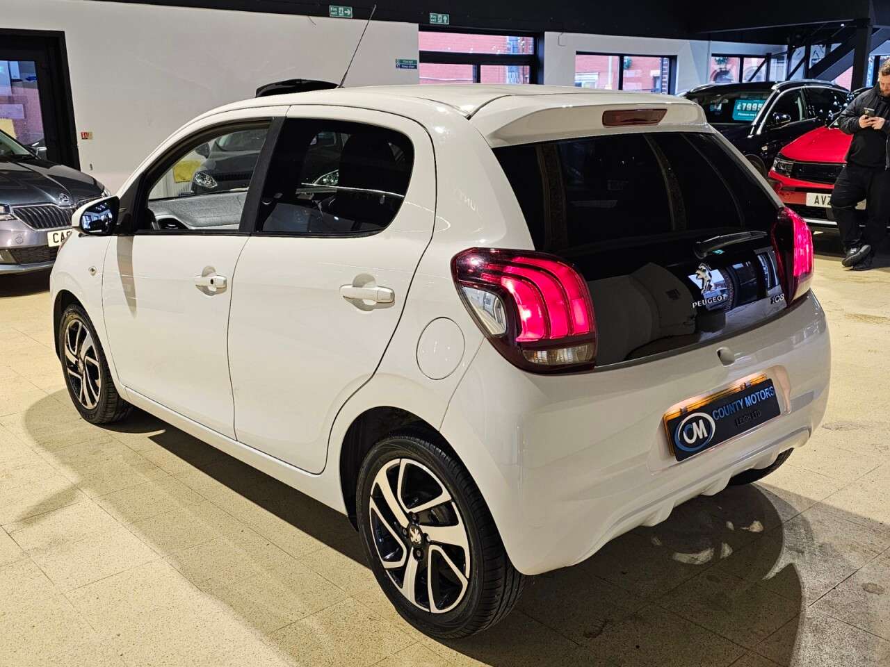 2017 PEUGEOT 108 2017 PEUGEOT 108