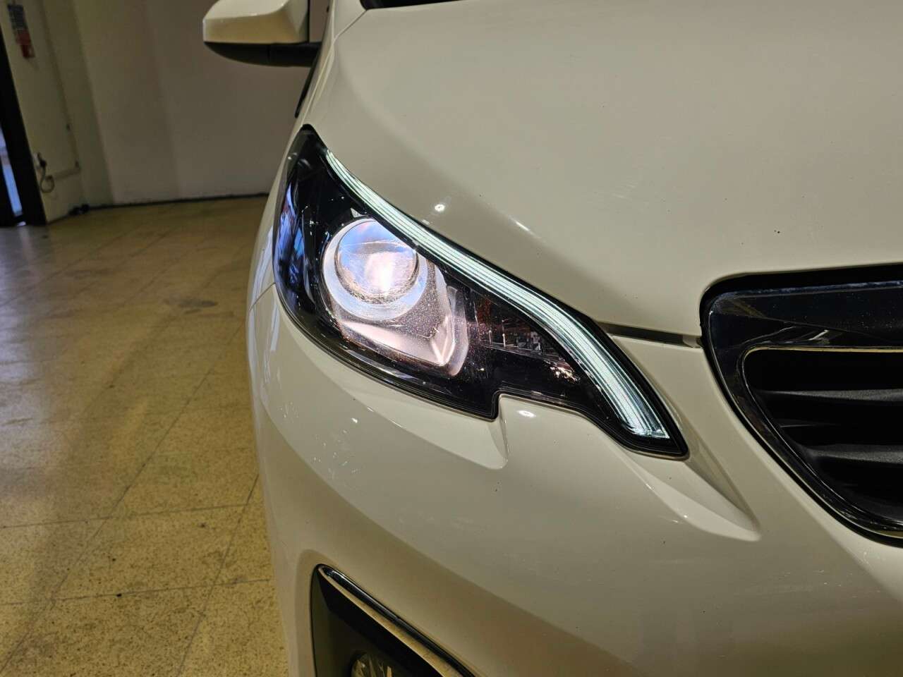 2017 PEUGEOT 108 2017 PEUGEOT 108