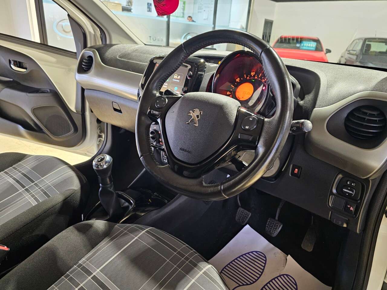 2017 PEUGEOT 108 2017 PEUGEOT 108