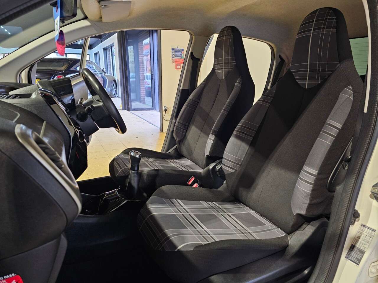 2017 PEUGEOT 108 2017 PEUGEOT 108