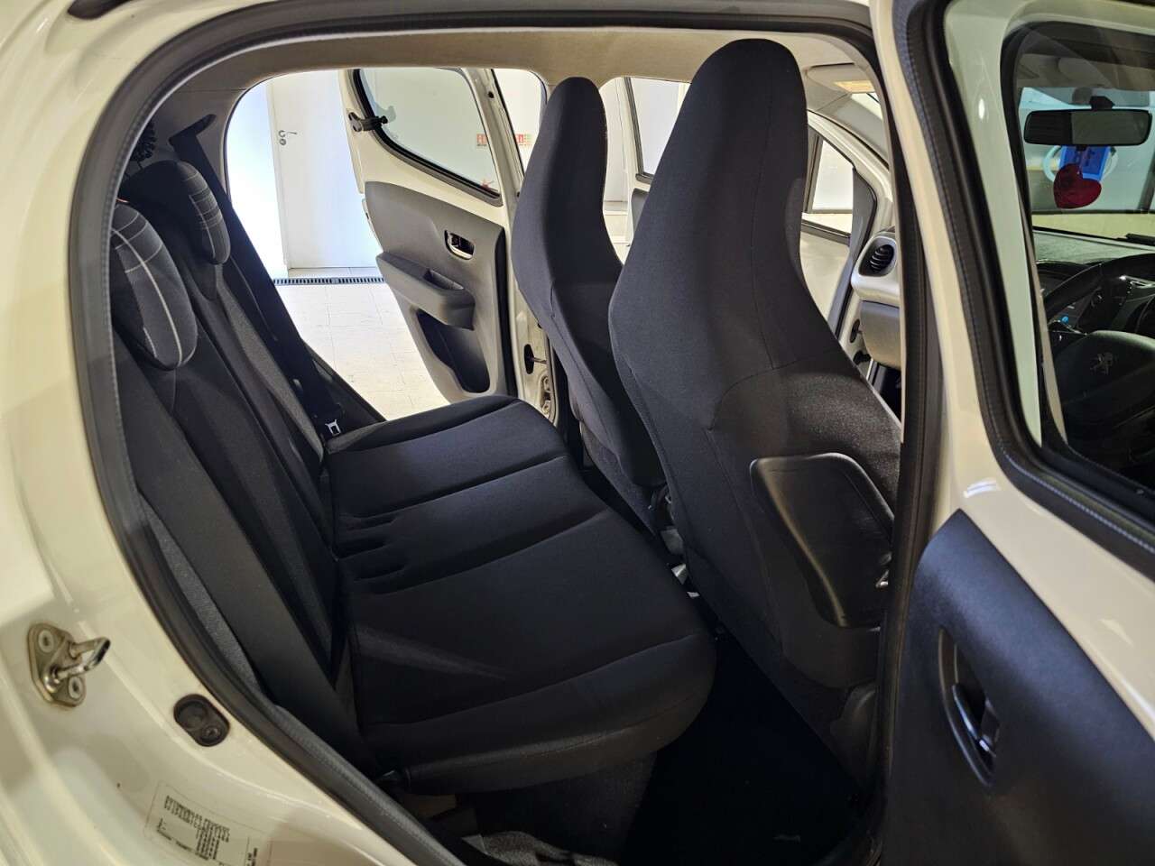 2017 PEUGEOT 108 2017 PEUGEOT 108