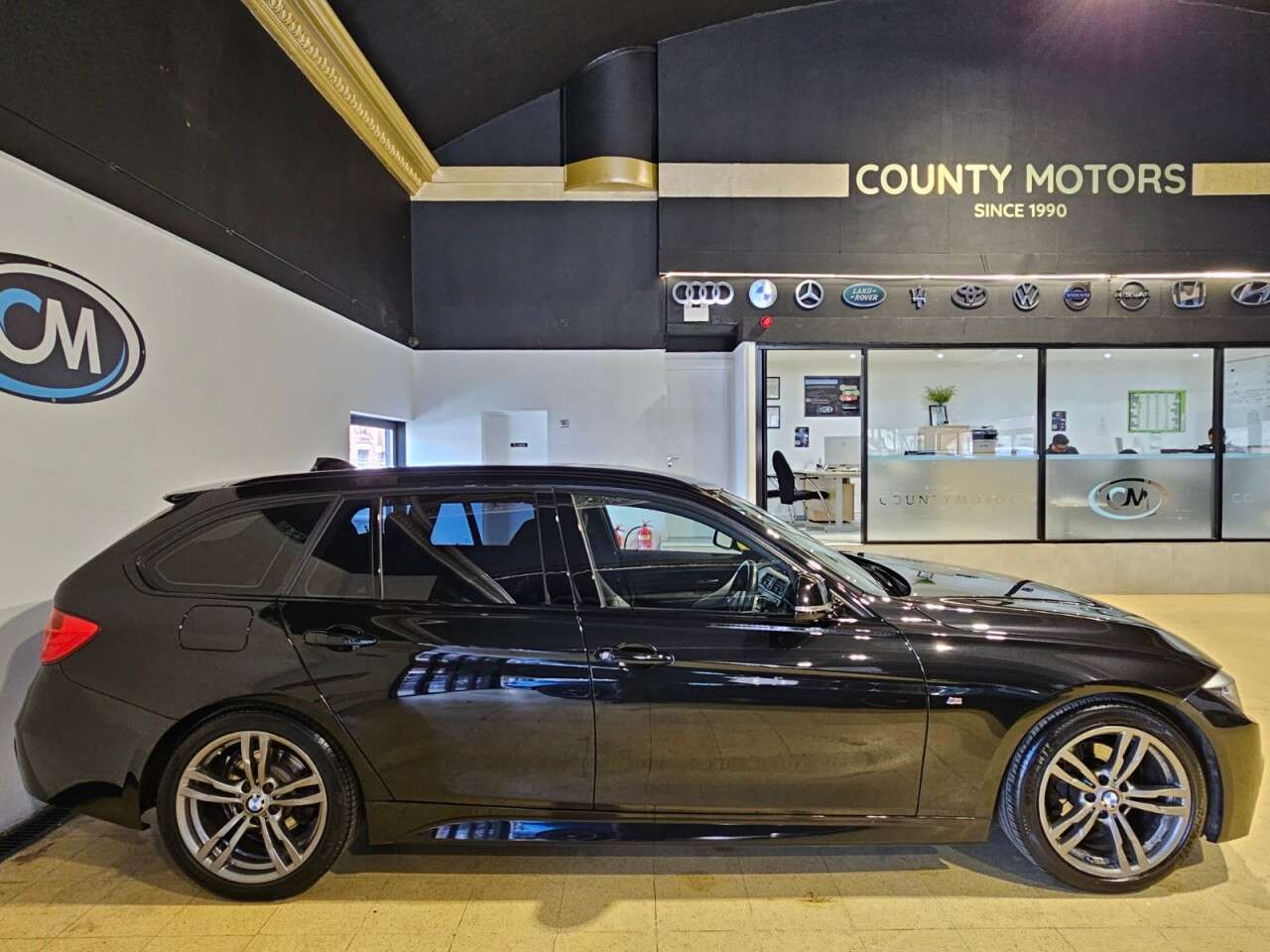 A 2015 BMW 3 SERIES 2.0 318d M Sport Touring 5dr Diesel Manual Euro 5 (s/s) (143 ps) Chain, tur A 2015 BMW 3 SERIES 2.0 318d M Sport Touring 5dr Diesel Manual Euro 5 (s/s) (143 ps) Chain, tur