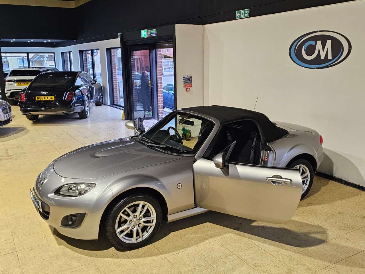 2010 MAZDA MX-5 2010 MAZDA MX-5