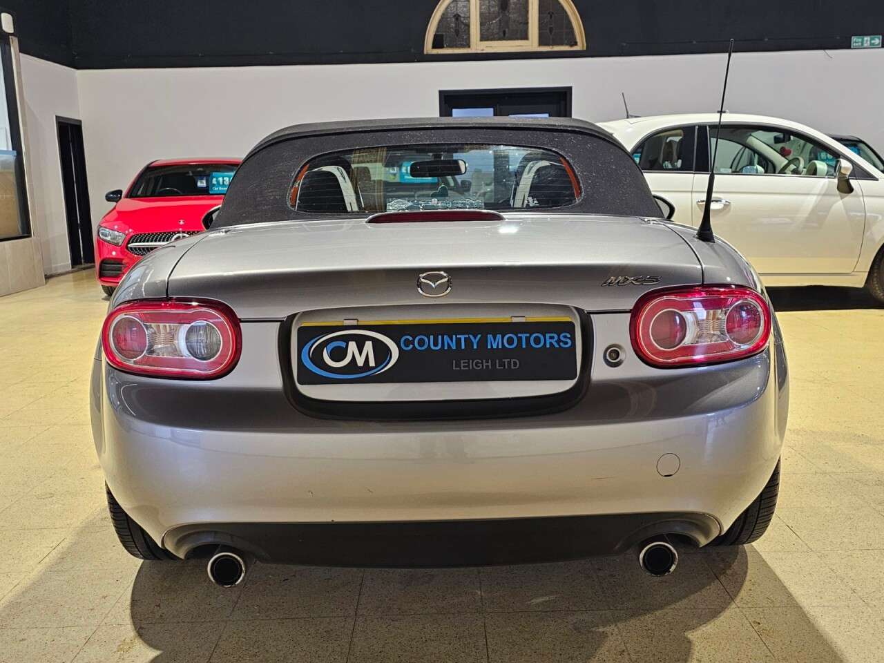 2010 MAZDA MX-5 2010 MAZDA MX-5