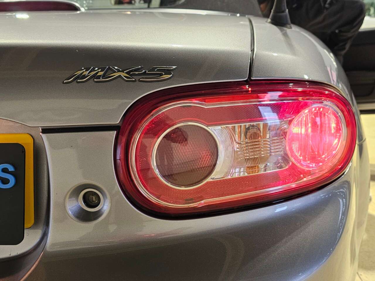 2010 MAZDA MX-5 2010 MAZDA MX-5