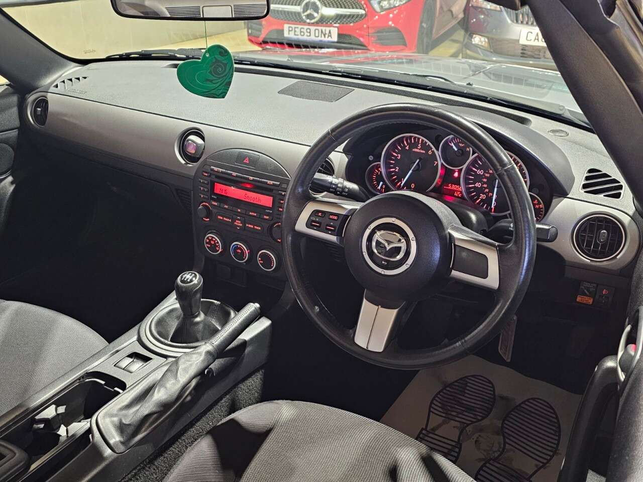 2010 MAZDA MX-5 2010 MAZDA MX-5