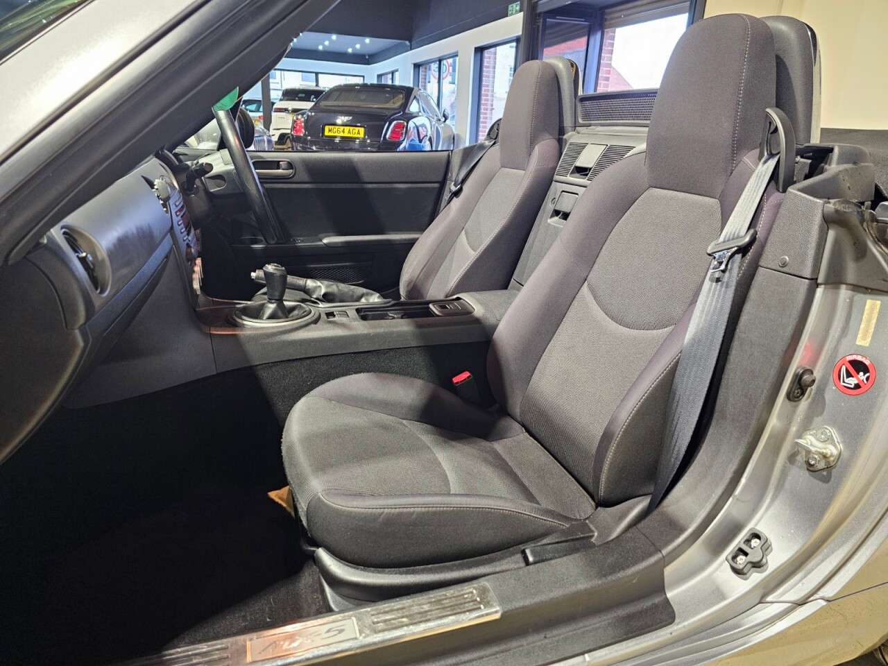 2010 MAZDA MX-5 2010 MAZDA MX-5