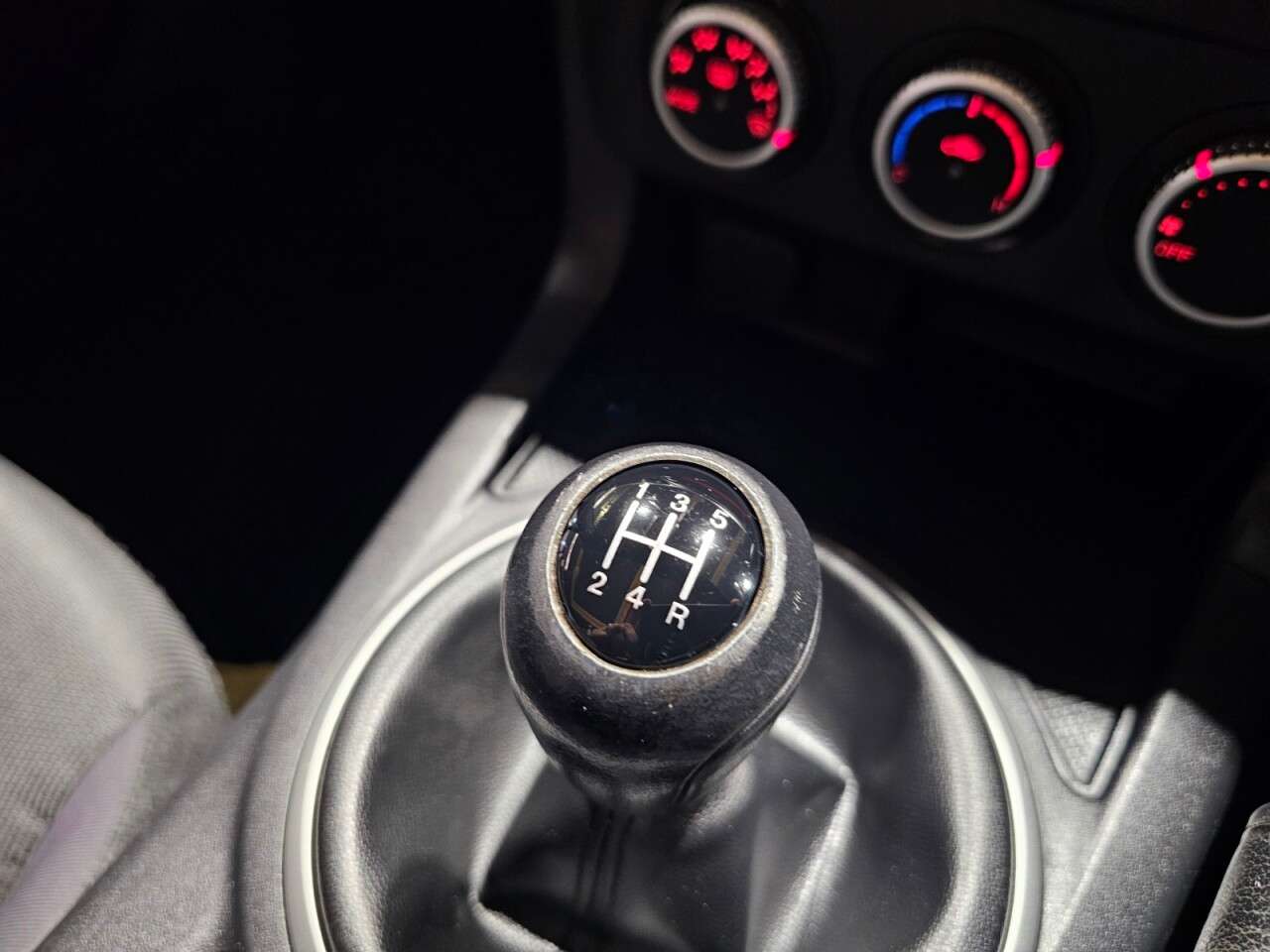 2010 MAZDA MX-5 2010 MAZDA MX-5