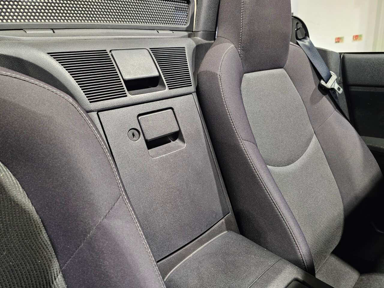 2010 MAZDA MX-5 2010 MAZDA MX-5