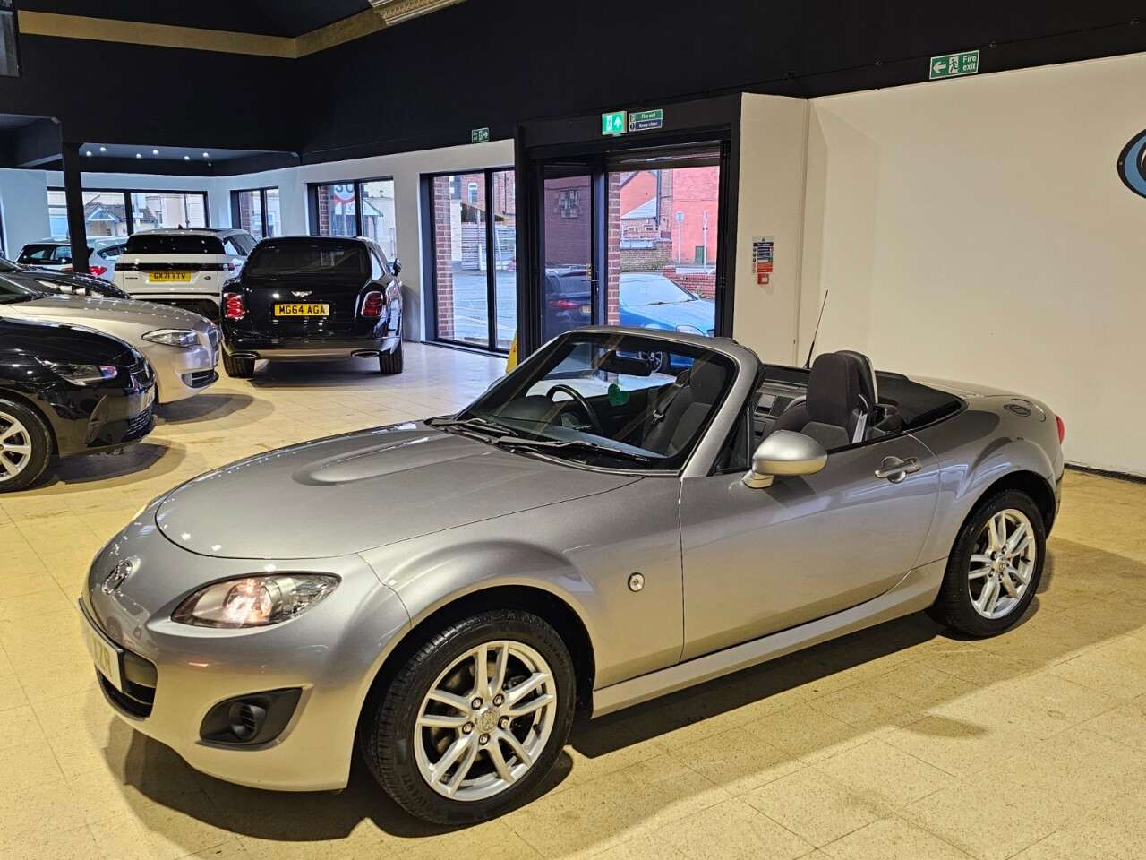 2010 MAZDA MX-5 2010 MAZDA MX-5