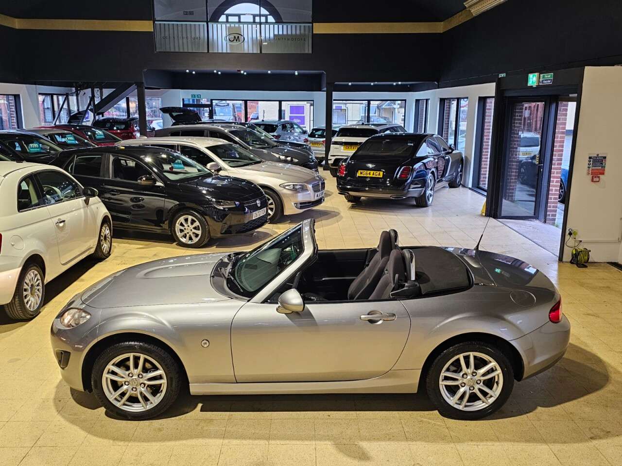 2010 MAZDA MX-5 2010 MAZDA MX-5
