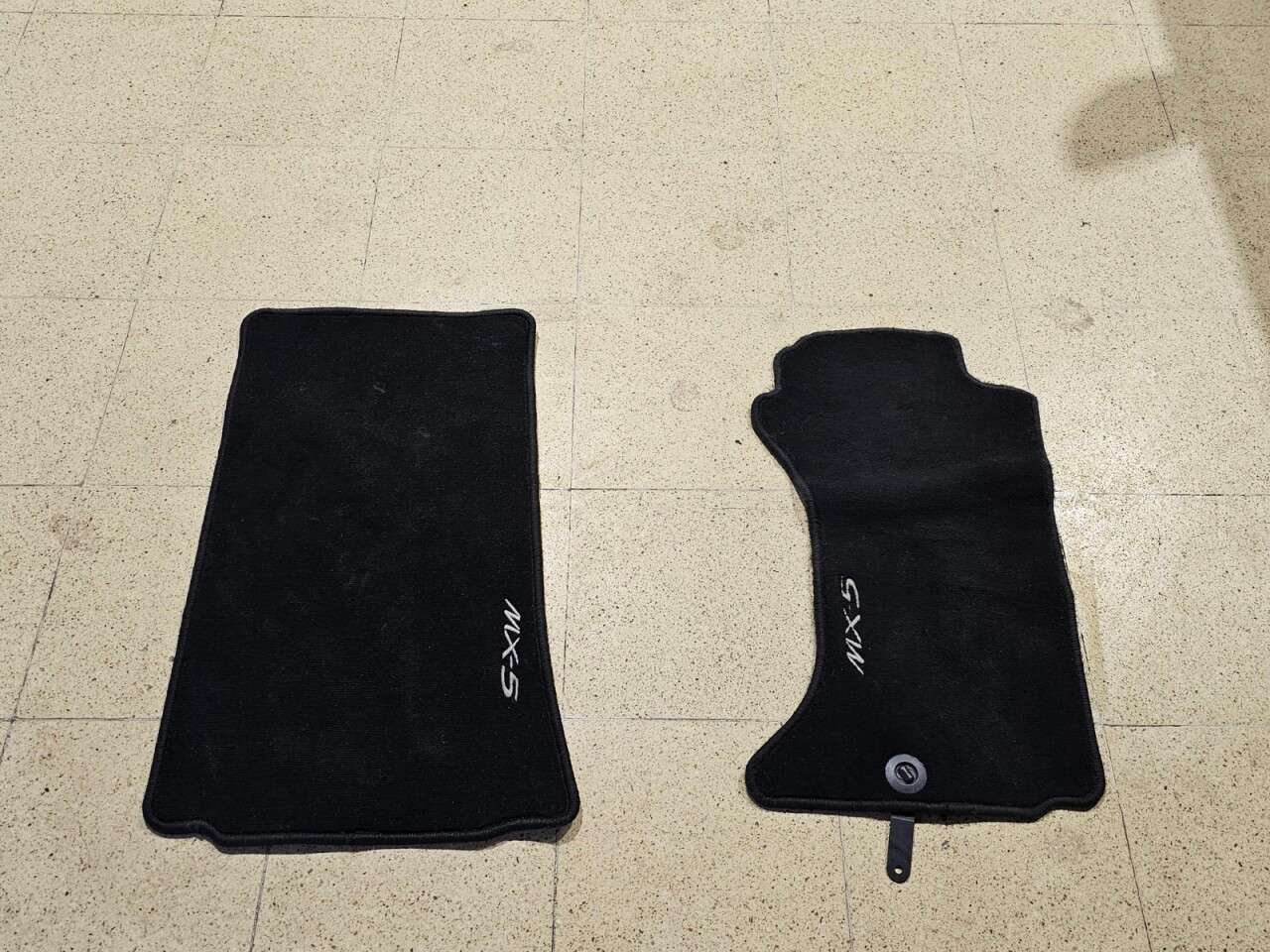 2010 MAZDA MX-5 2010 MAZDA MX-5