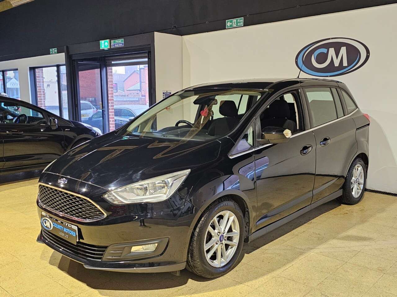 A 2016 FORD GRAND C-MAX 1.0T EcoBoost Zetec MPV 5dr Petrol Manual Euro 6 (s/s) (Nav) (100 ps) 7 Sea A 2016 FORD GRAND C-MAX 1.0T EcoBoost Zetec MPV 5dr Petrol Manual Euro 6 (s/s) (Nav) (100 ps) 7 Sea