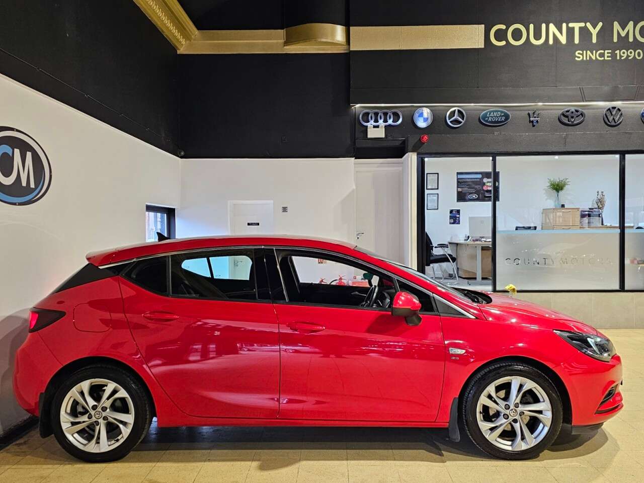 A 2019 VAUXHALL ASTRA 1.4i Turbo SRi Nav Hatchback 5dr Petrol Manual Euro 6 (150 ps) Fresh 12 mon A 2019 VAUXHALL ASTRA 1.4i Turbo SRi Nav Hatchback 5dr Petrol Manual Euro 6 (150 ps) Fresh 12 mon