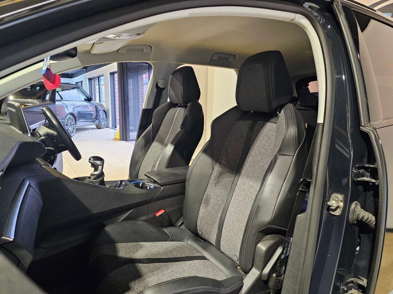 2019 PEUGEOT 3008 2019 PEUGEOT 3008