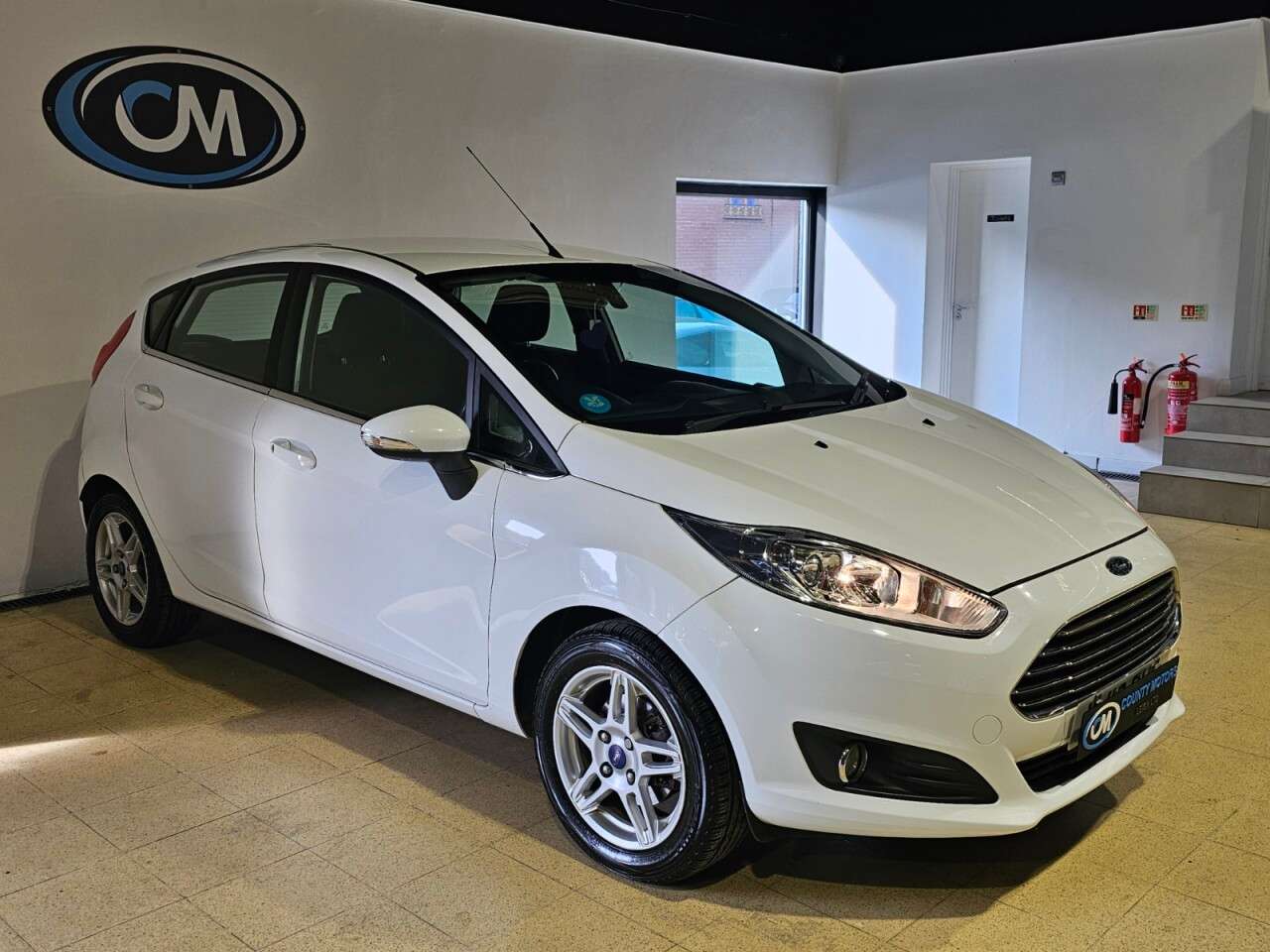 A 2013 FORD FIESTA 1.0 Zetec Hatchback 5dr Petrol Manual Euro 5 (s/s) (80 ps) Just serviced, T A 2013 FORD FIESTA 1.0 Zetec Hatchback 5dr Petrol Manual Euro 5 (s/s) (80 ps) Just serviced, T