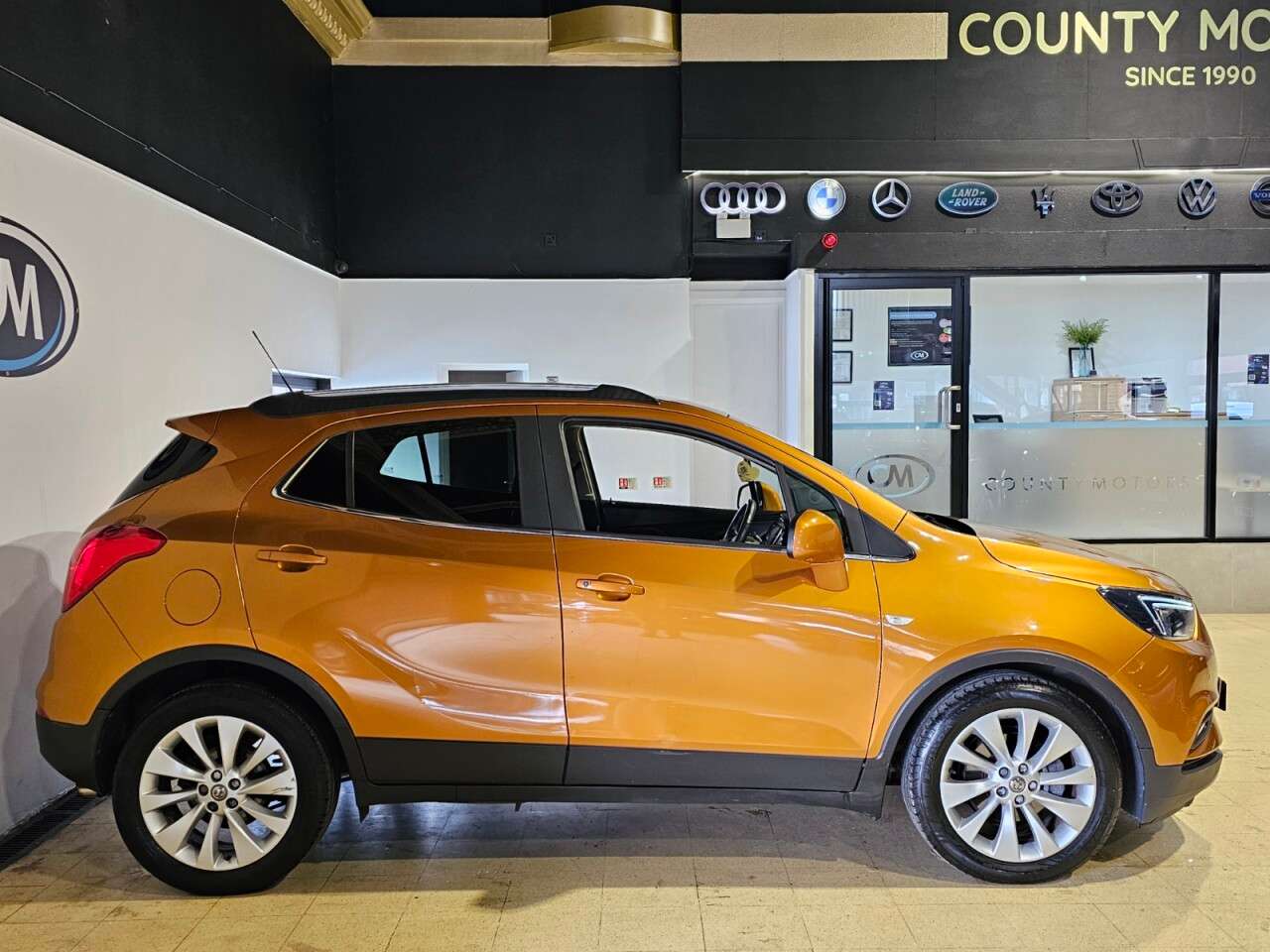 A 2017 VAUXHALL MOKKA X 1.4i Turbo Elite SUV 5dr Petrol Manual Euro 6 (s/s) (140 ps) Superb spec! G A 2017 VAUXHALL MOKKA X 1.4i Turbo Elite SUV 5dr Petrol Manual Euro 6 (s/s) (140 ps) Superb spec! G