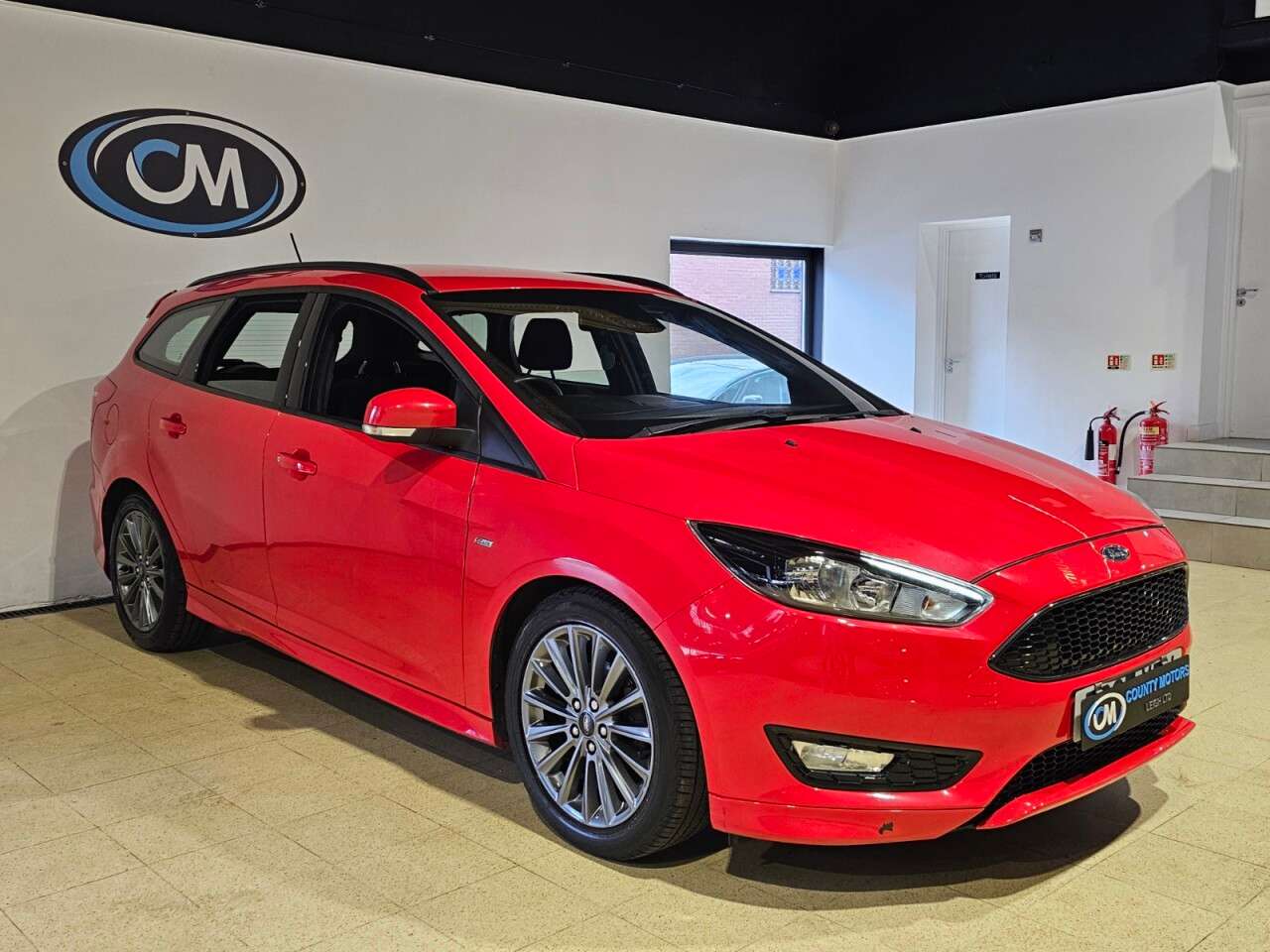 A 2017 FORD FOCUS 1.0T EcoBoost ST-Line Estate 5dr Petrol Auto Euro 6 (s/s) (125 ps) Two owne A 2017 FORD FOCUS 1.0T EcoBoost ST-Line Estate 5dr Petrol Auto Euro 6 (s/s) (125 ps) Two owne