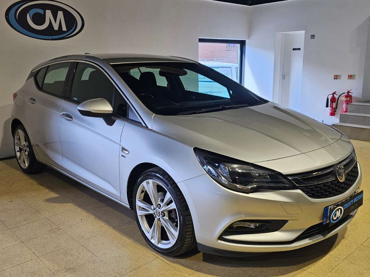 A 2016 VAUXHALL ASTRA 1.4i Turbo SRi Nav Hatchback 5dr Petrol Manual Euro 6 (150 ps) Only two own A 2016 VAUXHALL ASTRA 1.4i Turbo SRi Nav Hatchback 5dr Petrol Manual Euro 6 (150 ps) Only two own
