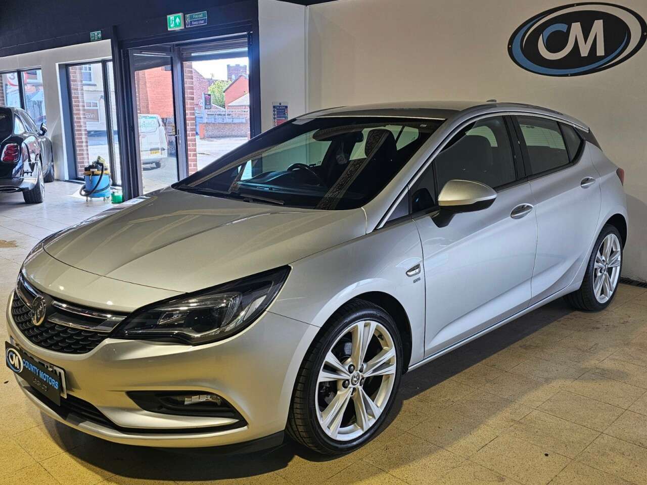 A 2016 VAUXHALL ASTRA 1.4i Turbo SRi Nav Hatchback 5dr Petrol Manual Euro 6 (150 ps) Only two own A 2016 VAUXHALL ASTRA 1.4i Turbo SRi Nav Hatchback 5dr Petrol Manual Euro 6 (150 ps) Only two own