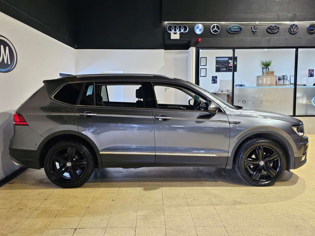 A 2019 VOLKSWAGEN TIGUAN ALLSPACE MATCH TDI 4MOTION DSG A 2019 VOLKSWAGEN TIGUAN ALLSPACE MATCH TDI 4MOTION DSG