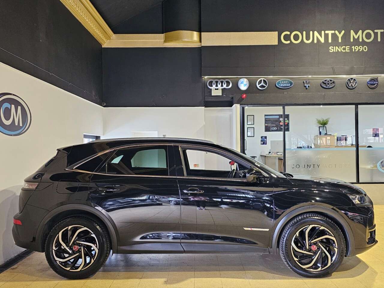 A 2019 DS AUTOMOBILES DS 7 CROSSBACK 2.0 BlueHDi Performance Line Crossback 5dr Diesel EAT8 Euro 6 (s/s) (180 ps A 2019 DS AUTOMOBILES DS 7 CROSSBACK 2.0 BlueHDi Performance Line Crossback 5dr Diesel EAT8 Euro 6 (s/s) (180 ps