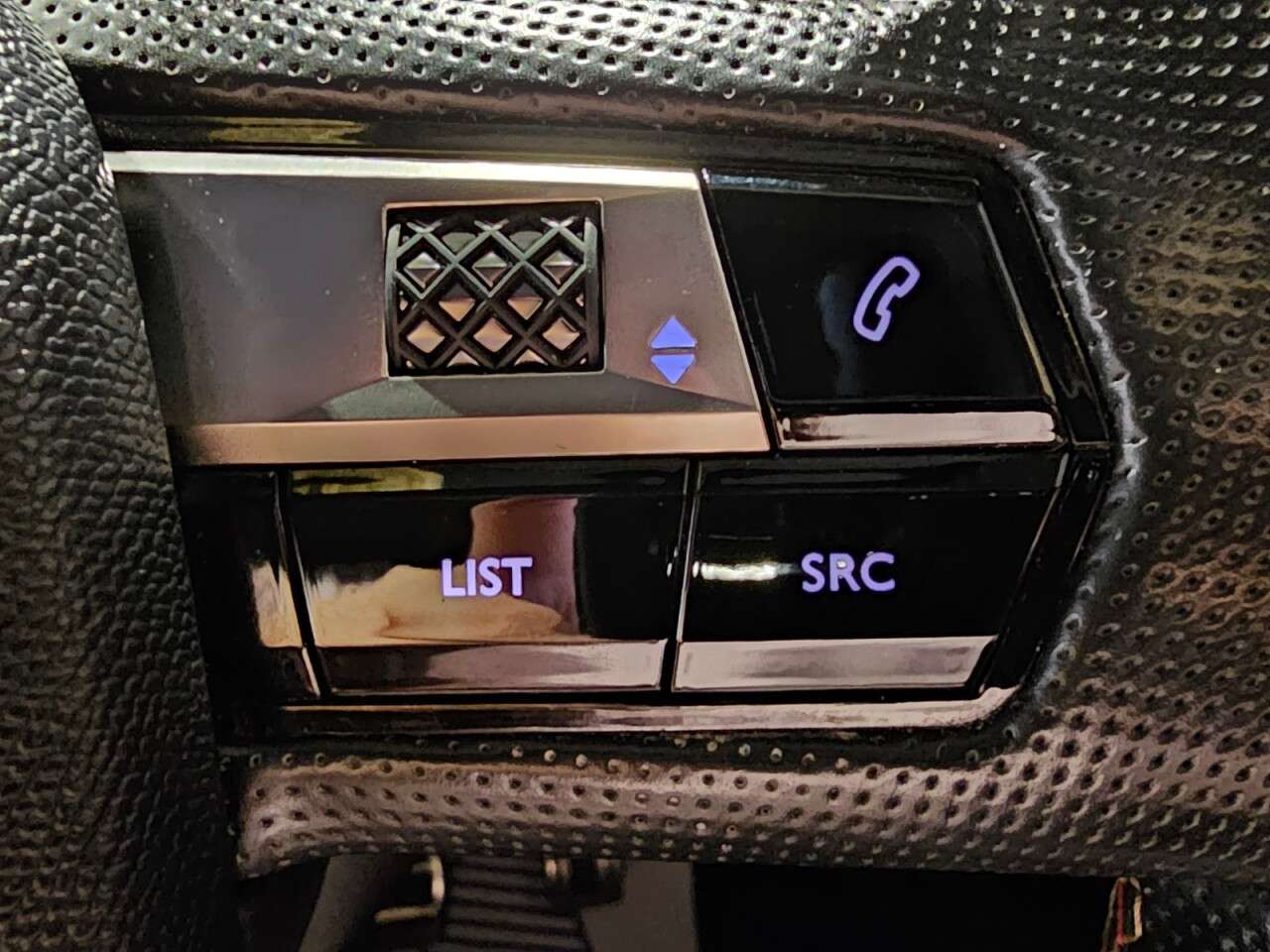 2019 DS AUTOMOBILES DS 7 CROSSBACK 2019 DS AUTOMOBILES DS 7 CROSSBACK