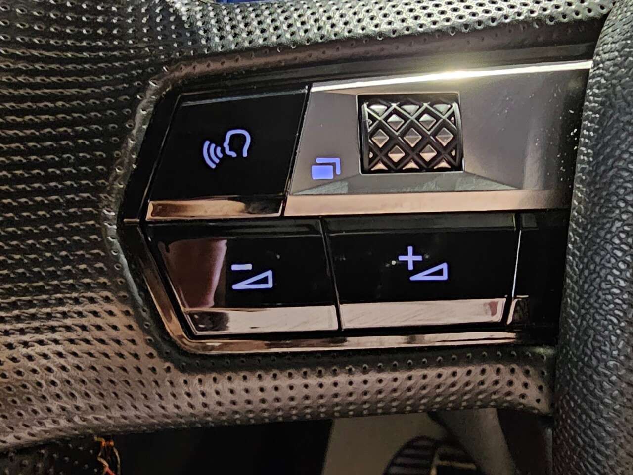 2019 DS AUTOMOBILES DS 7 CROSSBACK 2019 DS AUTOMOBILES DS 7 CROSSBACK