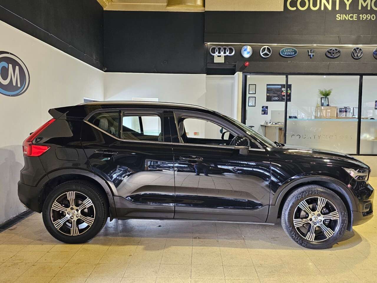 A 2020 VOLVO XC40 2.0 D3 Inscription SUV 5dr Diesel Manual Euro 6 (s/s) (150 ps) Sliding Pan A 2020 VOLVO XC40 2.0 D3 Inscription SUV 5dr Diesel Manual Euro 6 (s/s) (150 ps) Sliding Pan