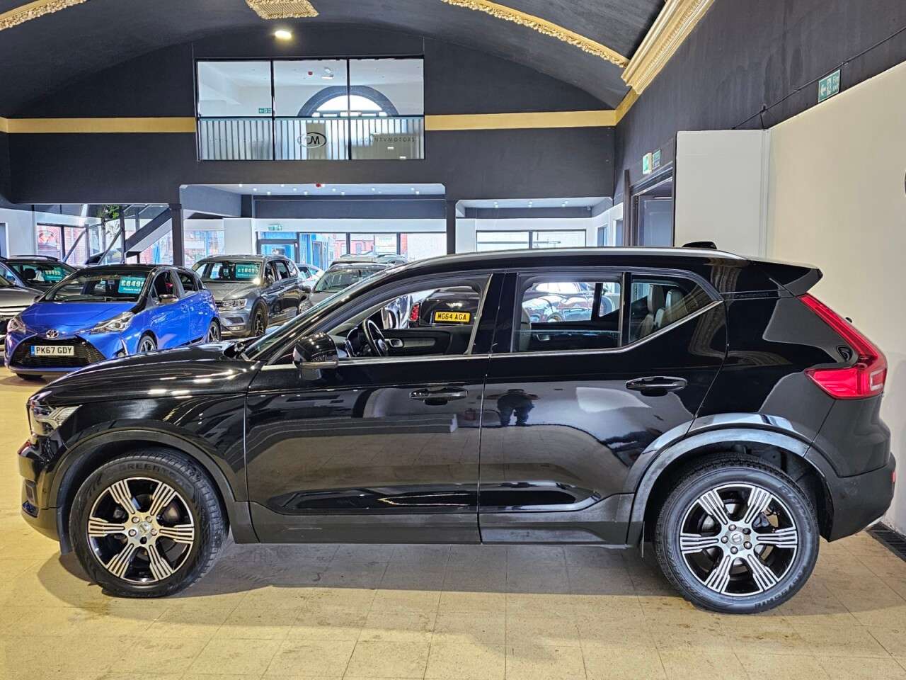 2020 VOLVO XC40 2020 VOLVO XC40