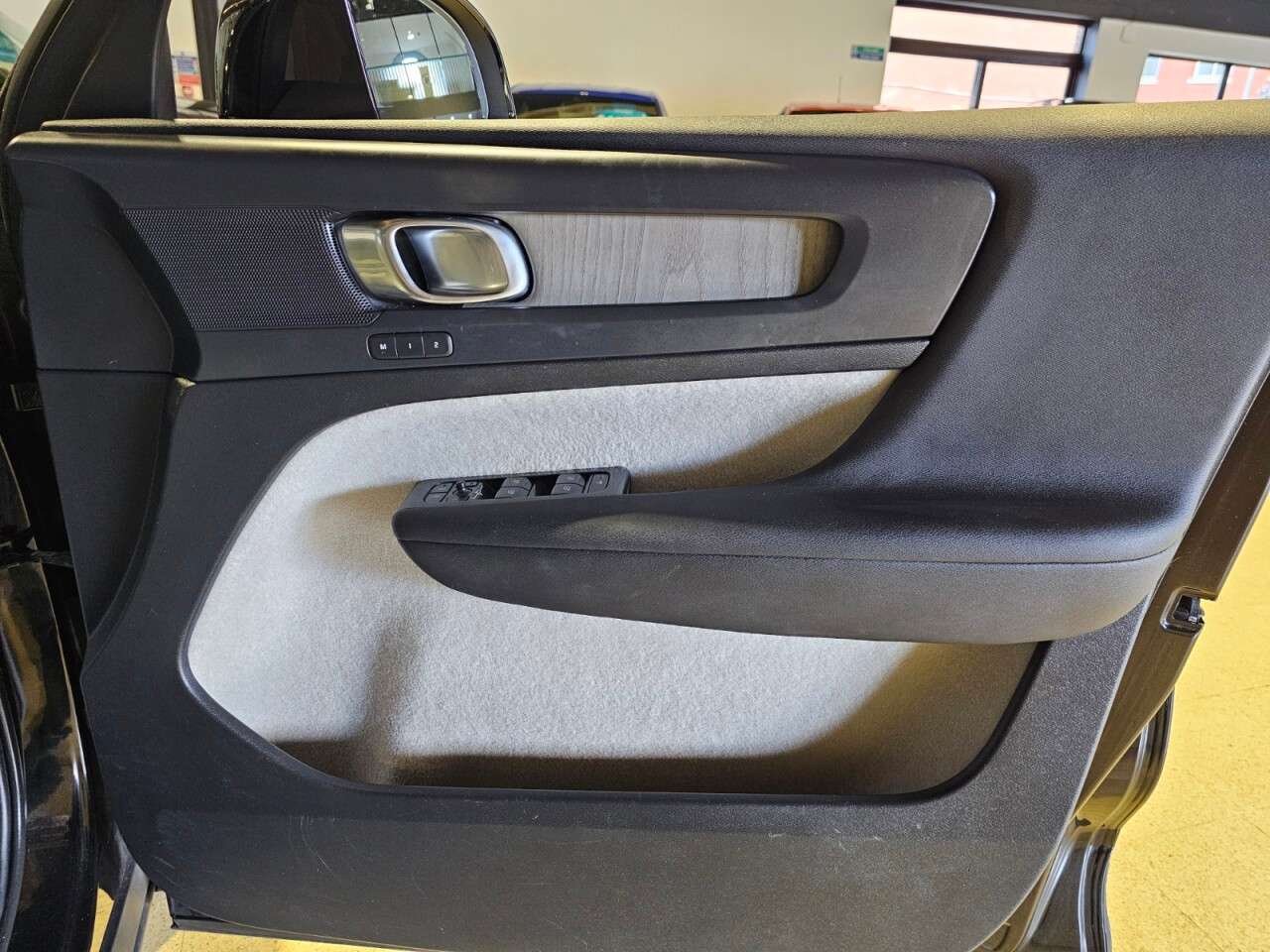 2020 VOLVO XC40 2020 VOLVO XC40