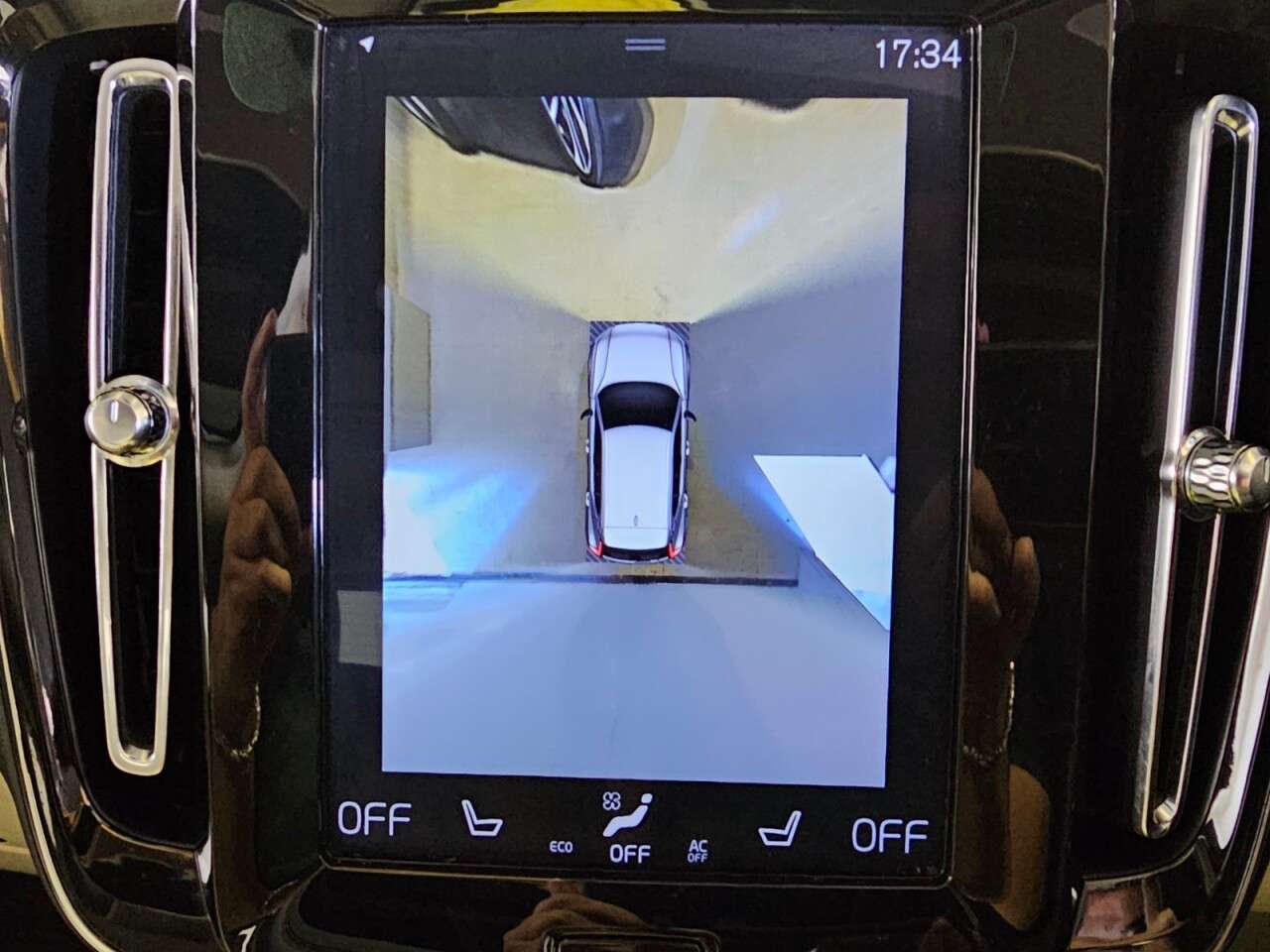 2020 VOLVO XC40 2020 VOLVO XC40