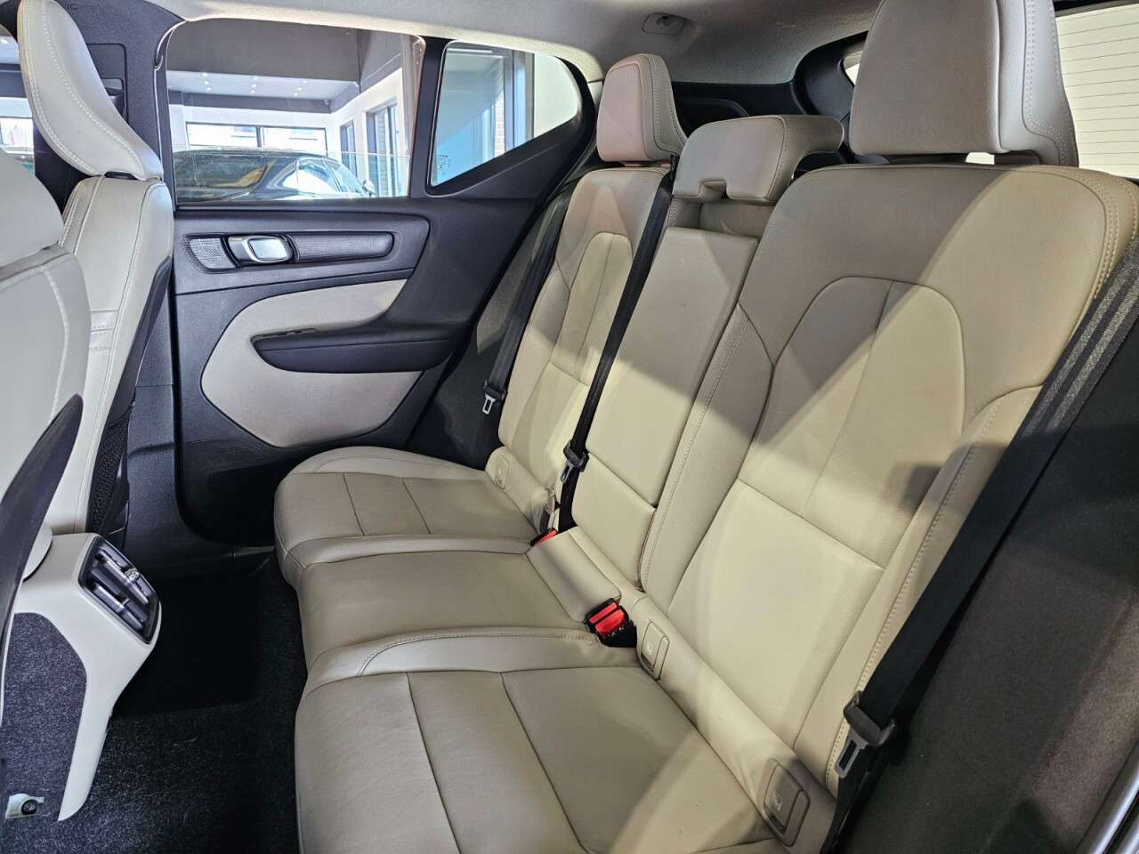 2020 VOLVO XC40 2020 VOLVO XC40
