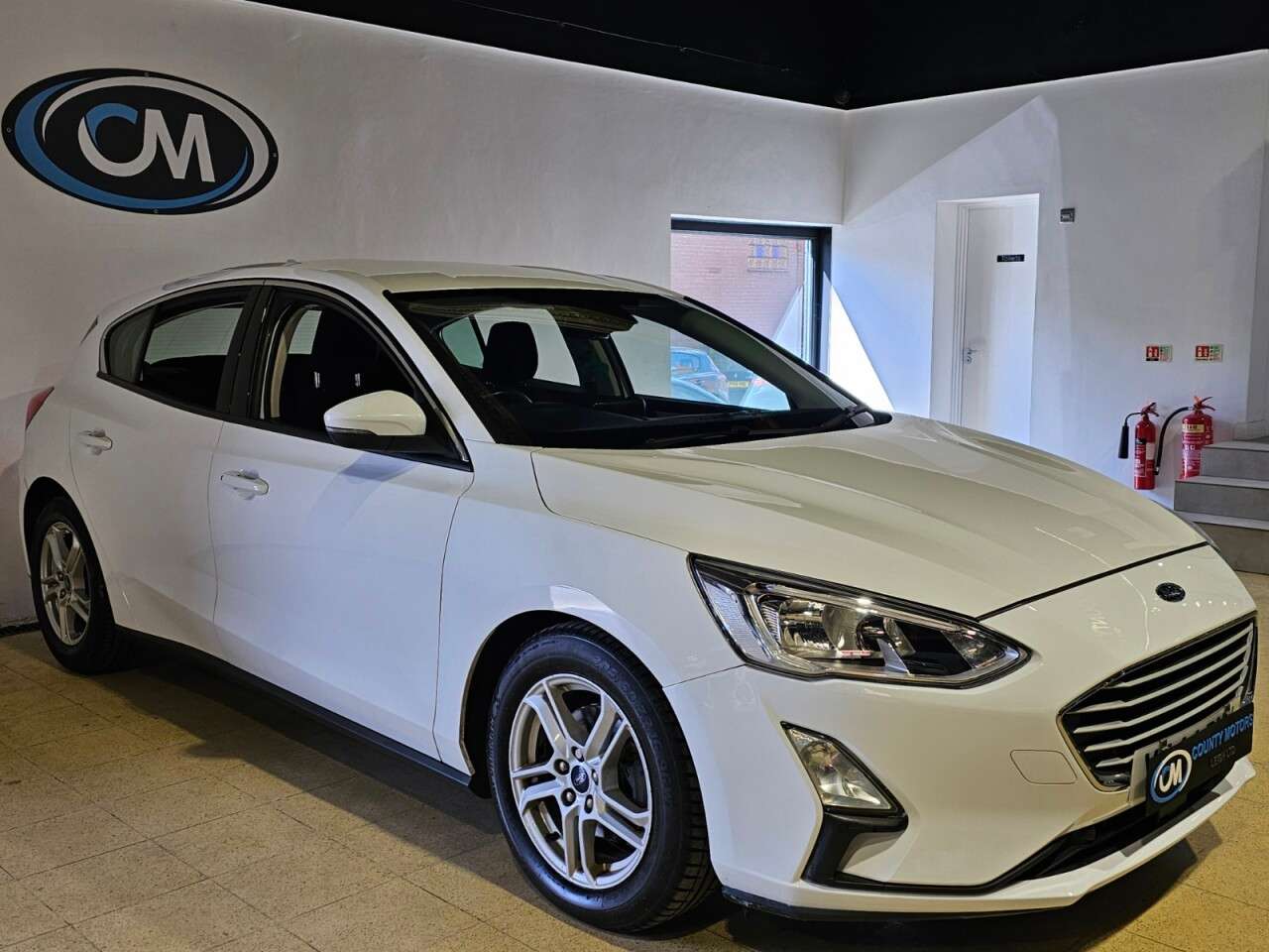 A 2019 FORD FOCUS 1.0T EcoBoost Zetec Hatchback 5dr Petrol Auto Euro 6 (s/s) (125 ps) * Long A 2019 FORD FOCUS 1.0T EcoBoost Zetec Hatchback 5dr Petrol Auto Euro 6 (s/s) (125 ps) * Long