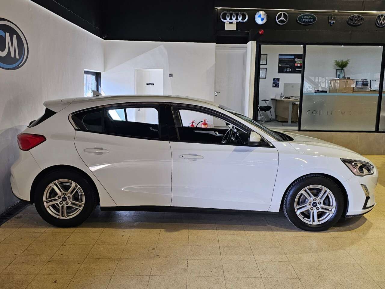 A 2019 FORD FOCUS 1.0T EcoBoost Zetec Hatchback 5dr Petrol Auto Euro 6 (s/s) (125 ps) * Long A 2019 FORD FOCUS 1.0T EcoBoost Zetec Hatchback 5dr Petrol Auto Euro 6 (s/s) (125 ps) * Long