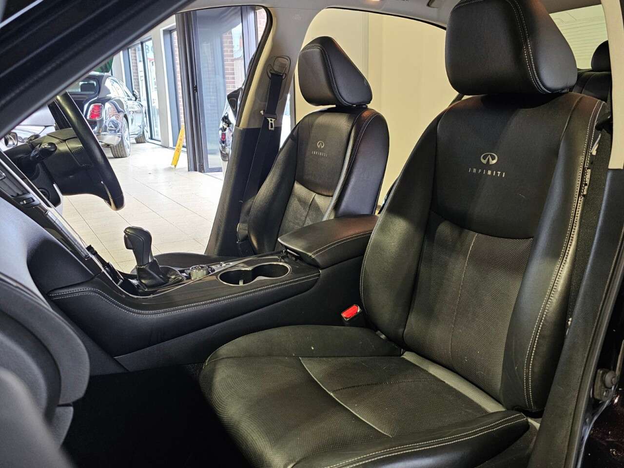 2015 INFINITI Q50 2015 INFINITI Q50