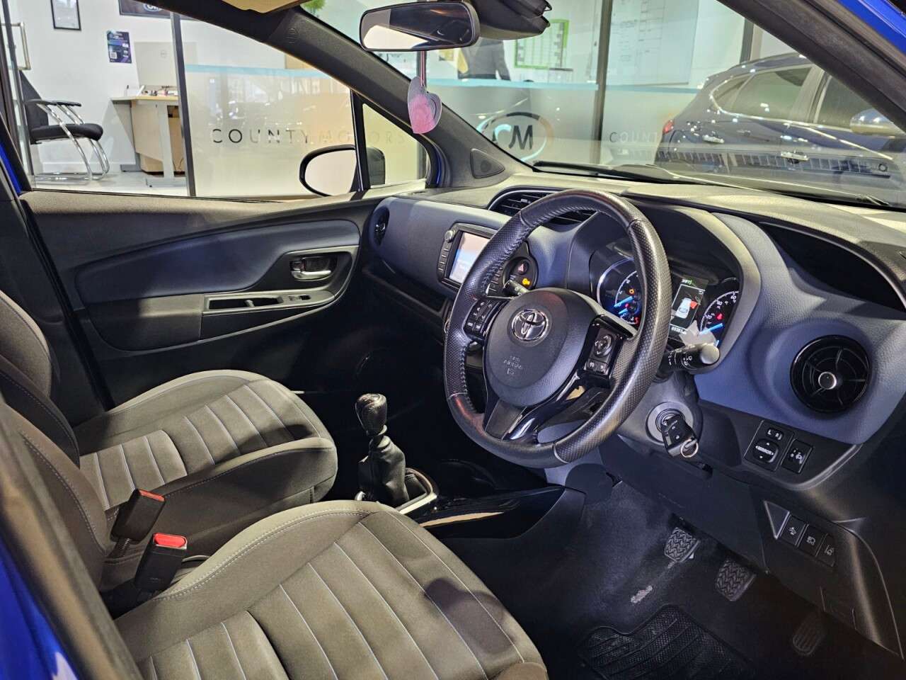 2017 TOYOTA YARIS 2017 TOYOTA YARIS