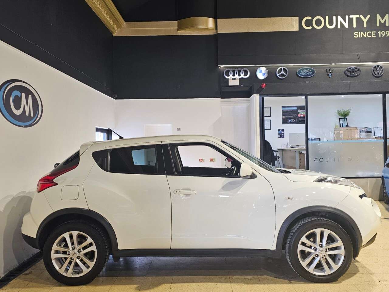 A 2012 NISSAN JUKE 1.6 Tekna SUV 5dr Petrol Manual Euro 5 (s/s) (117 ps) Only One Owner From N A 2012 NISSAN JUKE 1.6 Tekna SUV 5dr Petrol Manual Euro 5 (s/s) (117 ps) Only One Owner From N